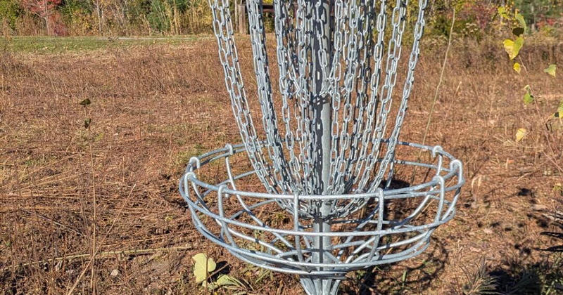 Disc golf basket